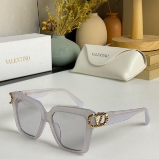 2023.6.8 Original Quality Valentino Sunglasses 039