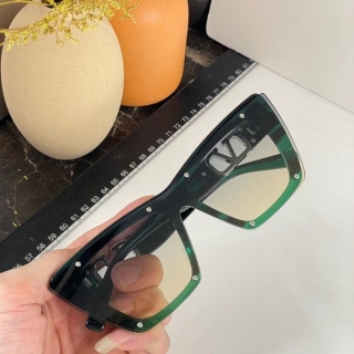 2023.6.8 Original Quality Valentino Sunglasses 048