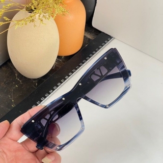 2023.6.8 Original Quality Valentino Sunglasses 050