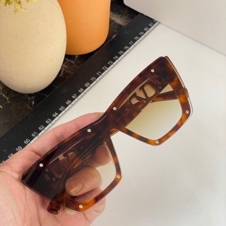 2023.6.8 Original Quality Valentino Sunglasses 060