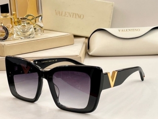 2023.6.8 Original Quality Valentino Sunglasses 069