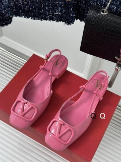 2023.10.26  super perfect Valentino Women Sandals size 35-40 061