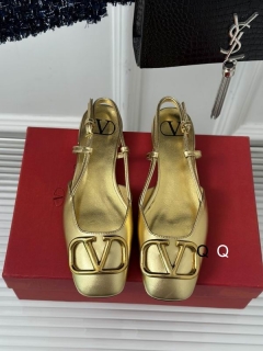 2023.10.26  super perfect Valentino Women Sandals size 35-40 058