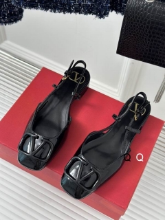 2023.10.26  super perfect Valentino Women Sandals size 35-40 057