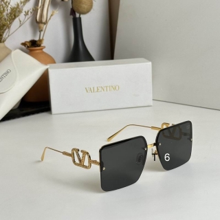 2023.12.4  Original Quality Valentino Sunglasses 340