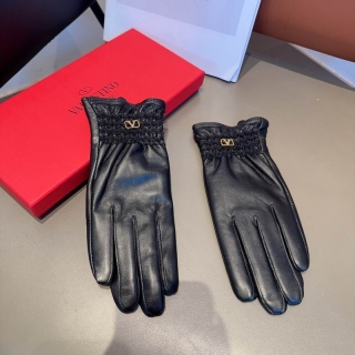 2023.12.25 Valentino Gloves 001