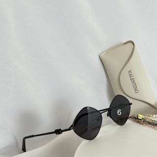 2024.01.14 Original Quality Valentino Sunglasses 383