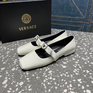 2024.03.11  Super Perfect Versace Women Shoes Sz35-42 059