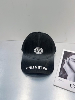 2024.04.18  Valentino Hat 020
