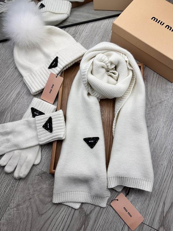 2023.10.22 Miumiu scarf hat Gloves345