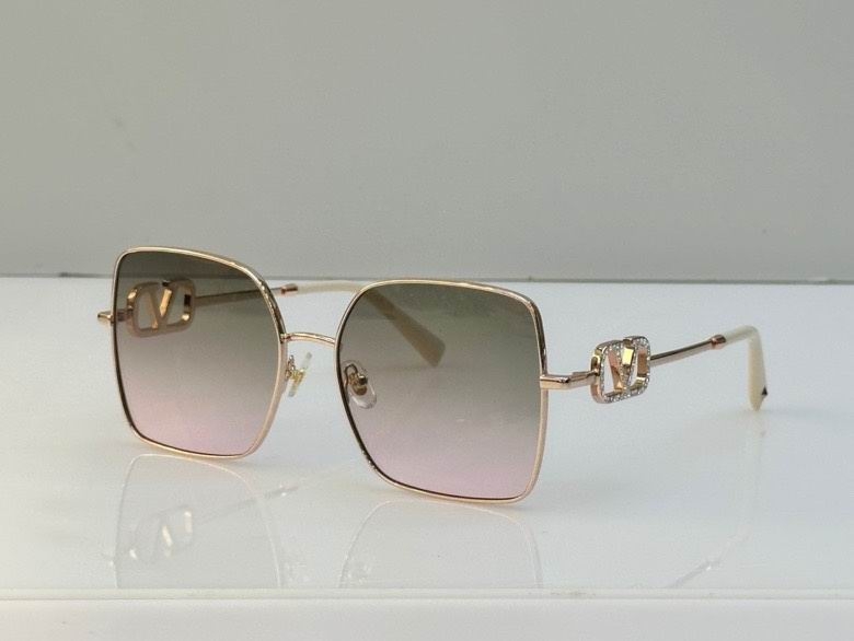 2023.11.23  Original Quality Valentino Sunglasses 243