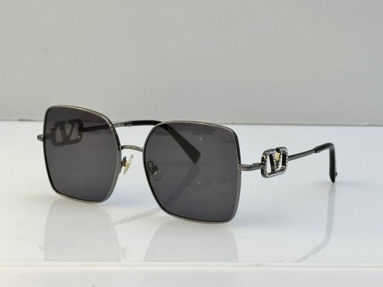 2023.11.23  Original Quality Valentino Sunglasses 242