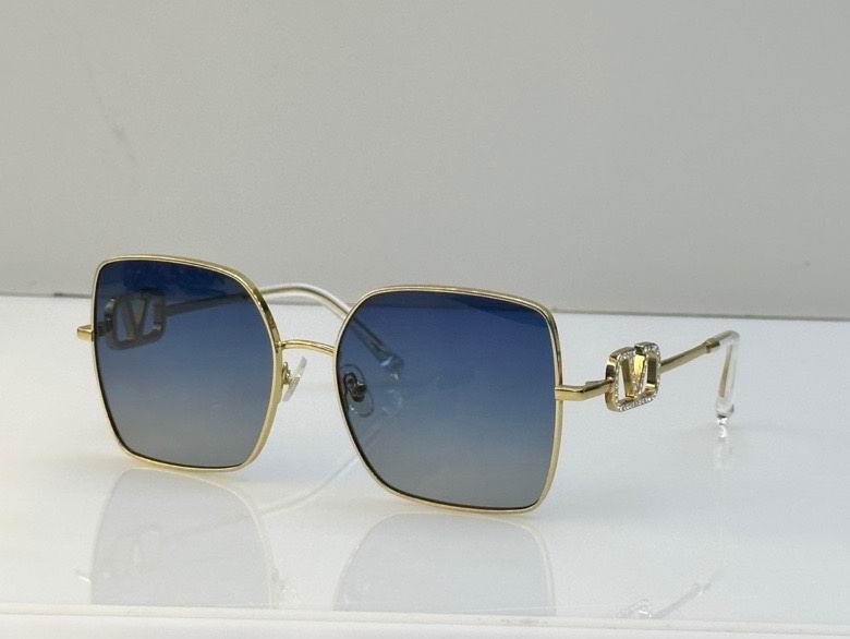 2023.11.23  Original Quality Valentino Sunglasses 246
