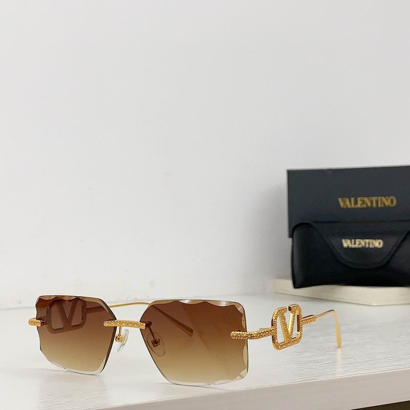 2023.12.4  Original Quality Valentino Sunglasses 305
