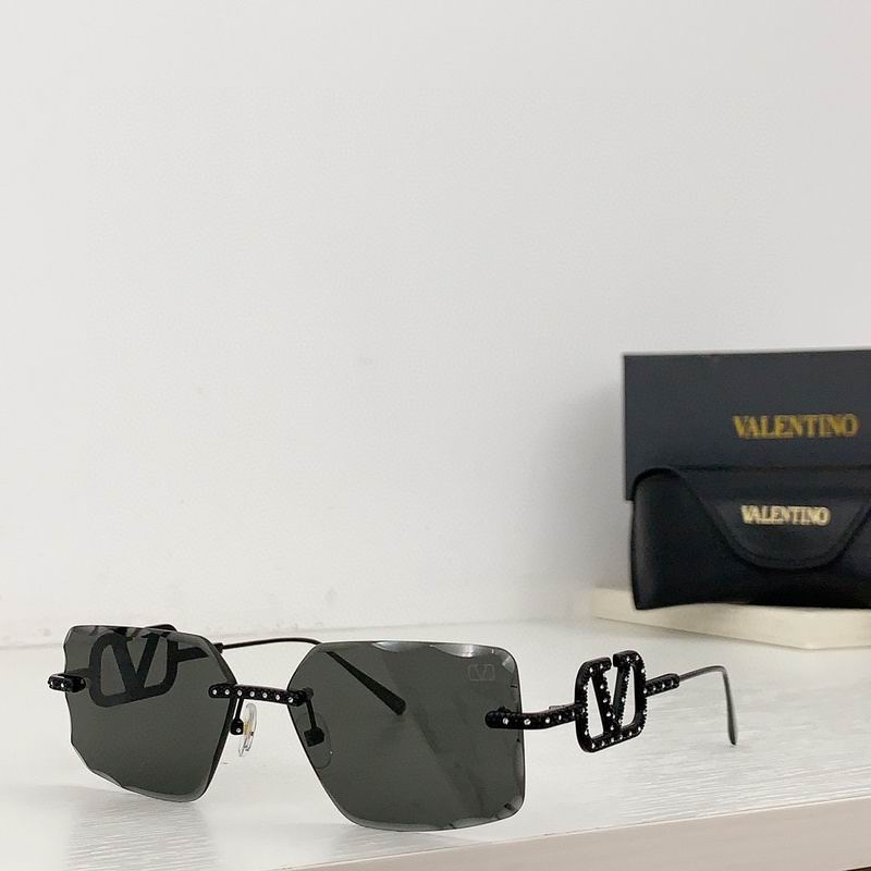 2023.12.4  Original Quality Valentino Sunglasses 301