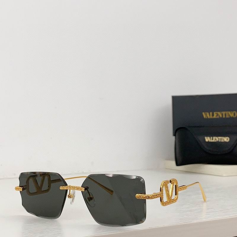 2023.12.4  Original Quality Valentino Sunglasses 303