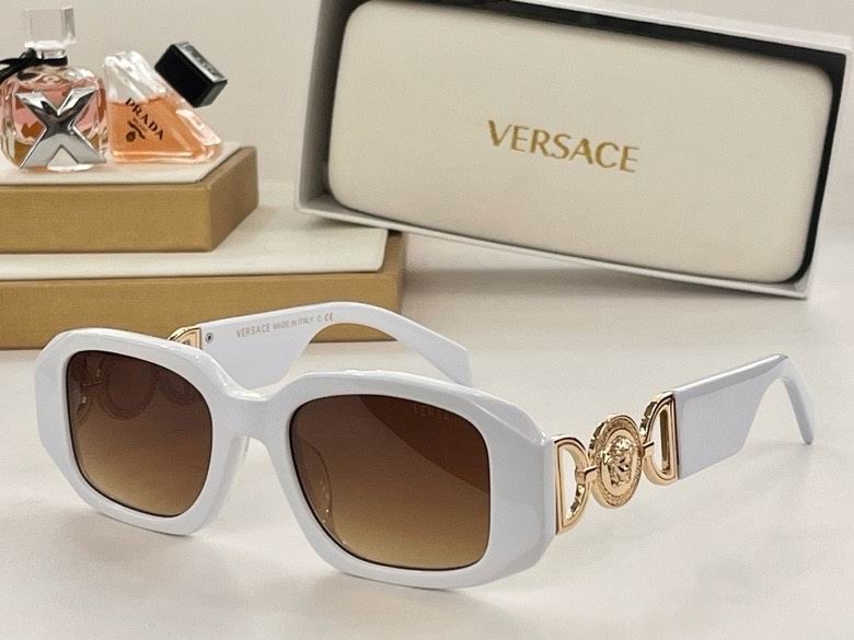 2023.12.25  Original Quality Versace Sunglasses 1379