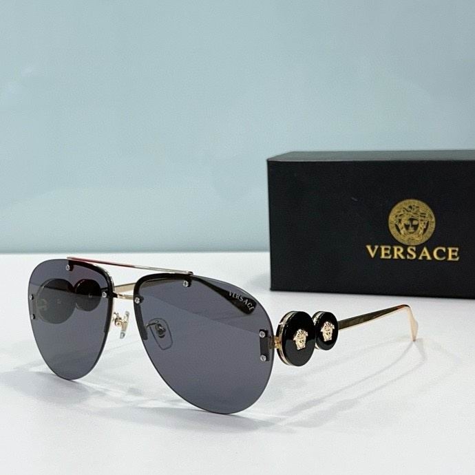2023.12.25  Original Quality Versace Sunglasses 1368