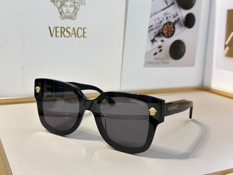 2023.12.25  Original Quality Versace Sunglasses 1376