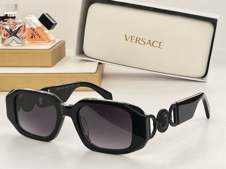 2023.12.25  Original Quality Versace Sunglasses 1381