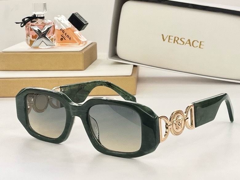 2023.12.25  Original Quality Versace Sunglasses 1388