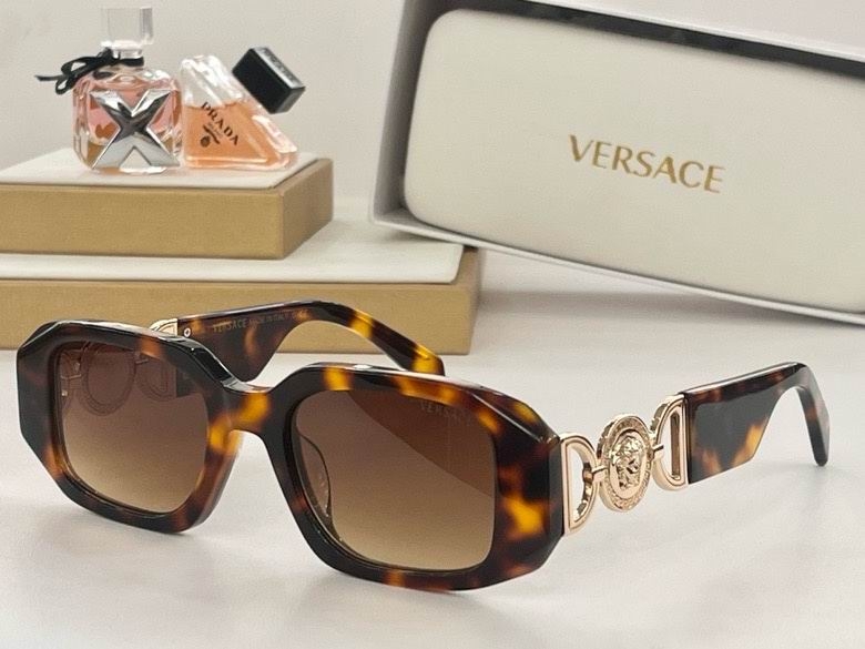2023.12.25  Original Quality Versace Sunglasses 1389