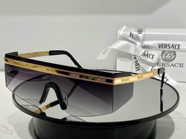 2023.12.25  Original Quality Versace Sunglasses 1375